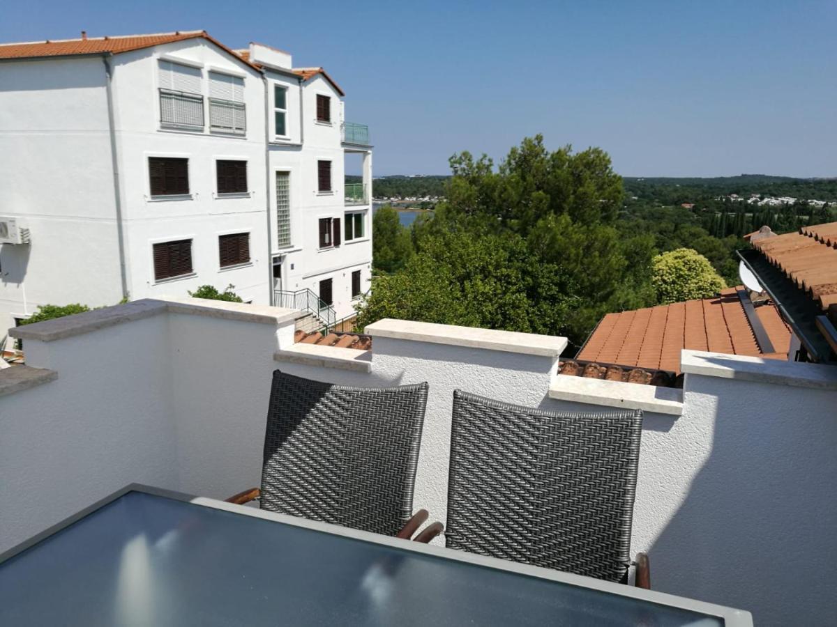 Ferienhaus Bozena Appartment 6 Vrsar Buitenkant foto